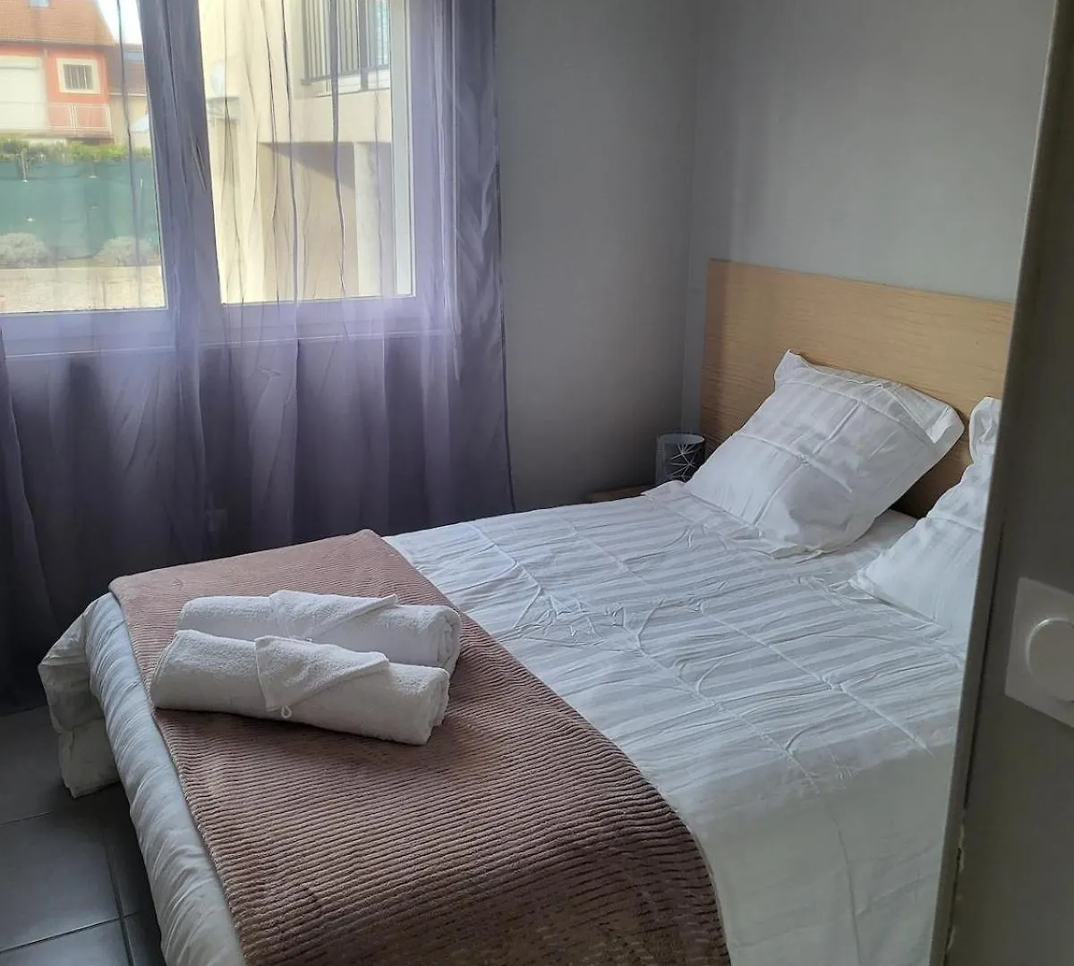 Bel Appartement En Rdc Avec Parking Chassieu